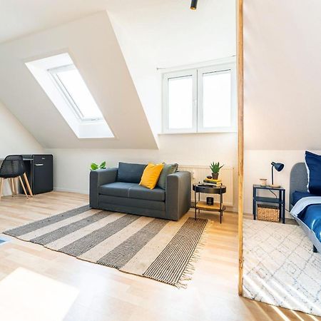 Vollausgtesttattes Modernes Studio,Nahe Btu,Netflix,Kostenloser Tiefgaragenstellplatz Cottbus Esterno foto