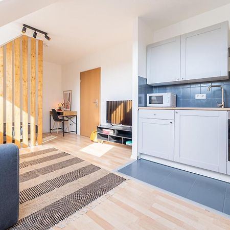Vollausgtesttattes Modernes Studio,Nahe Btu,Netflix,Kostenloser Tiefgaragenstellplatz Cottbus Esterno foto