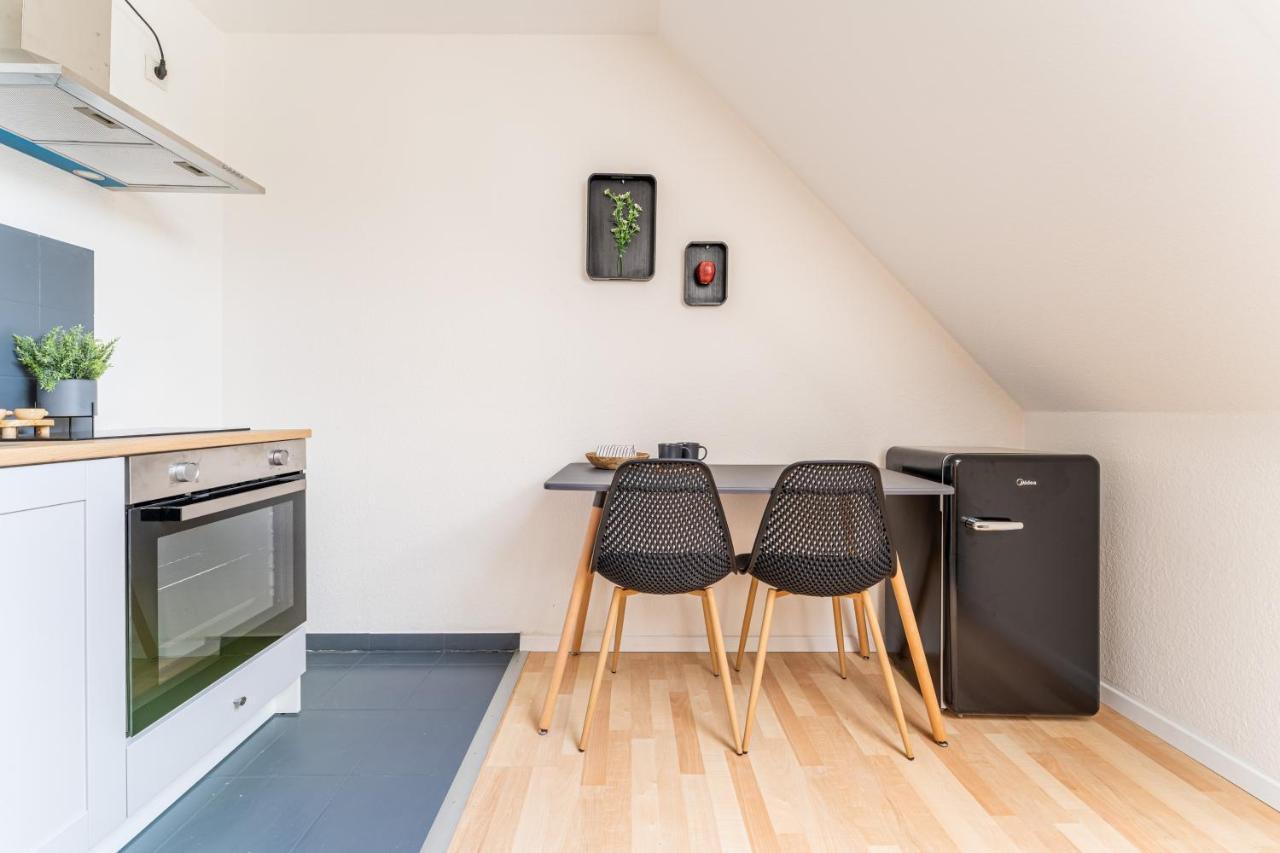 Vollausgtesttattes Modernes Studio,Nahe Btu,Netflix,Kostenloser Tiefgaragenstellplatz Cottbus Esterno foto