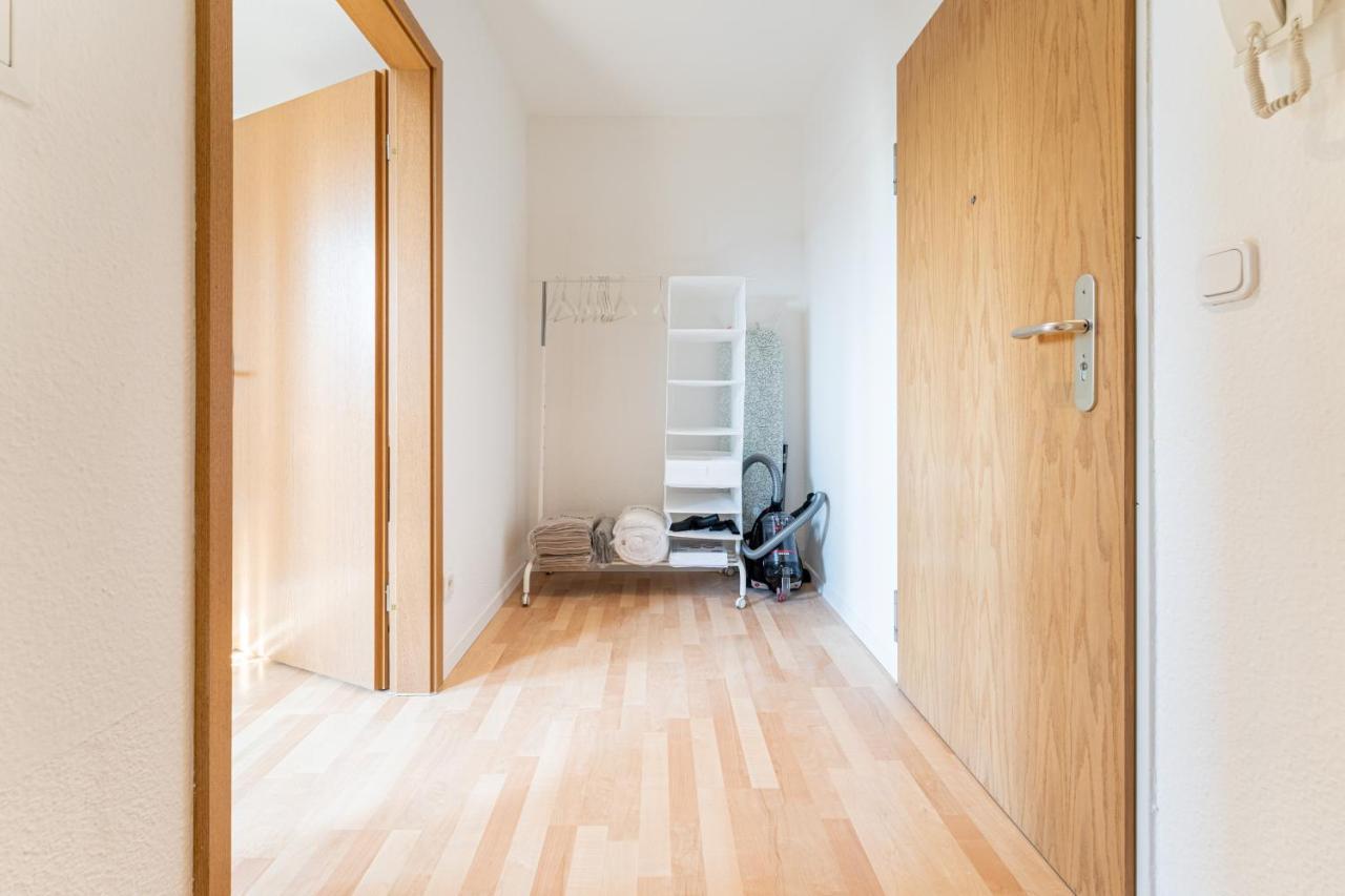 Vollausgtesttattes Modernes Studio,Nahe Btu,Netflix,Kostenloser Tiefgaragenstellplatz Cottbus Esterno foto